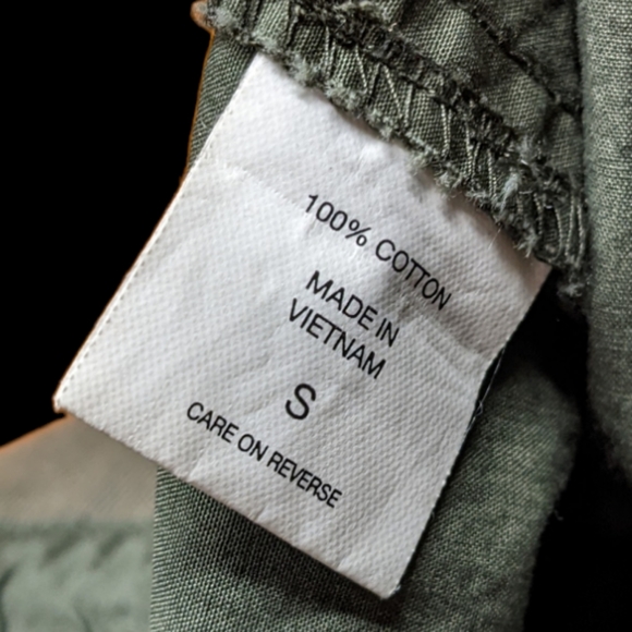 New York & Company Sage Green Lightweight Capri Pants Shorts Size Small NWT - Picture 8 of 10